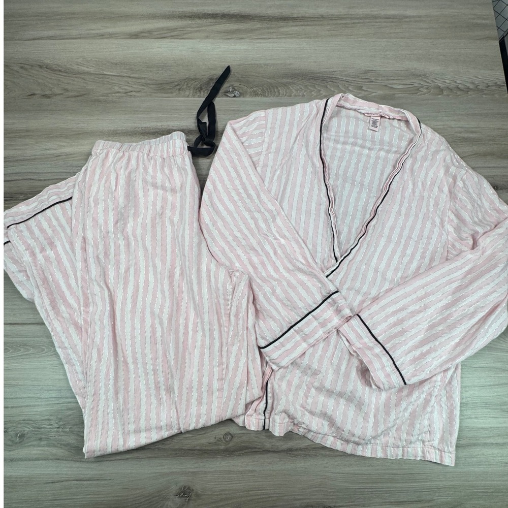 Victoria's Secret Pink White Silver Stripe Wrap Pajama Set Large Long L/G Long